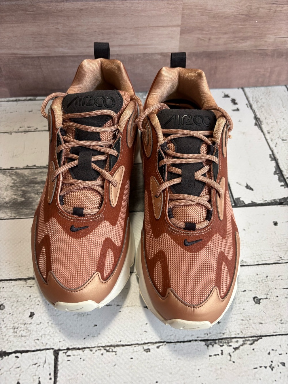 Nike Air Max 200 Holiday Sparkle Metallic Bronze Women’s 7.5